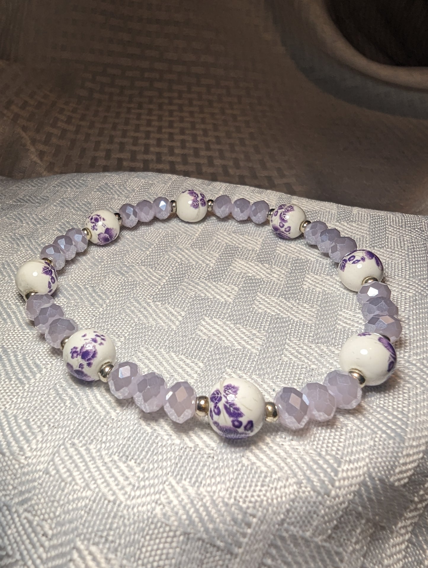 Floral motif porcelain beaded bracelet