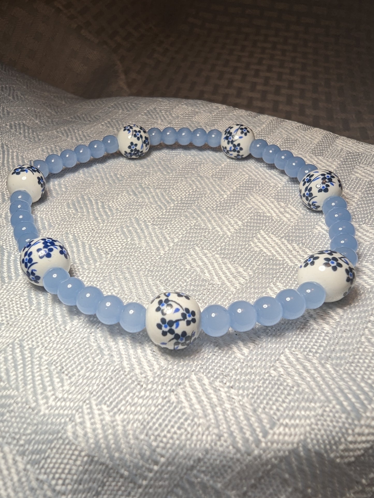 Floral motif porcelain beaded bracelet